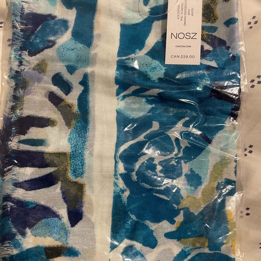 Blue pattern Scarf - Picture 2 of 3